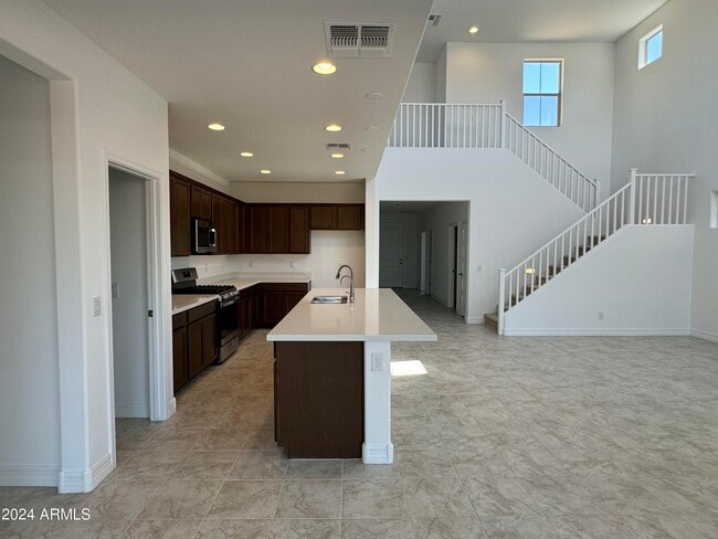 Building Photo - 8920 W Denton Ln