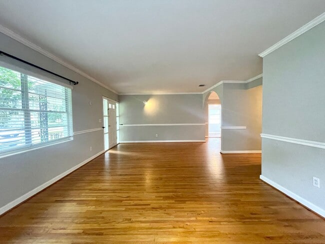 Building Photo - Adorable 3/2 Bungalow in Orwin Manor!