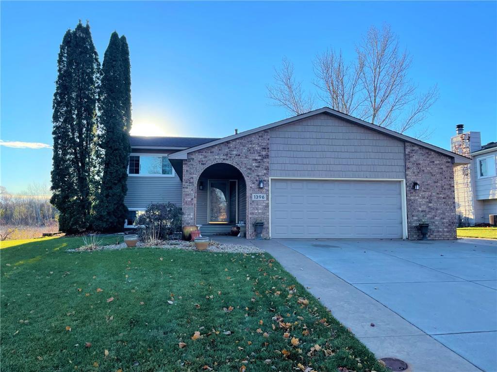 1396 Rice Creek Trail, Shoreview, MN 55126 House Rental in Shoreview