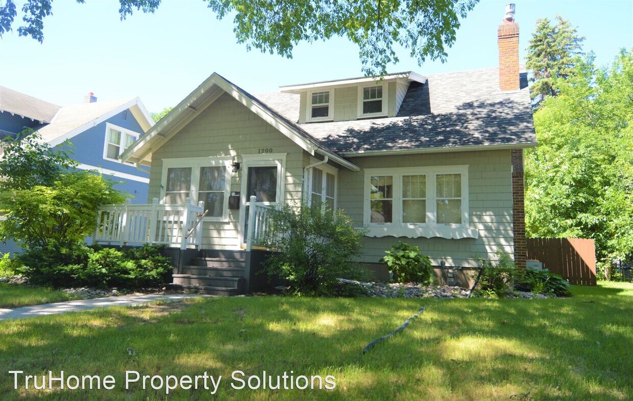 Foto principal - 3 br, 3 bath House - 1200 Cottonwood Street