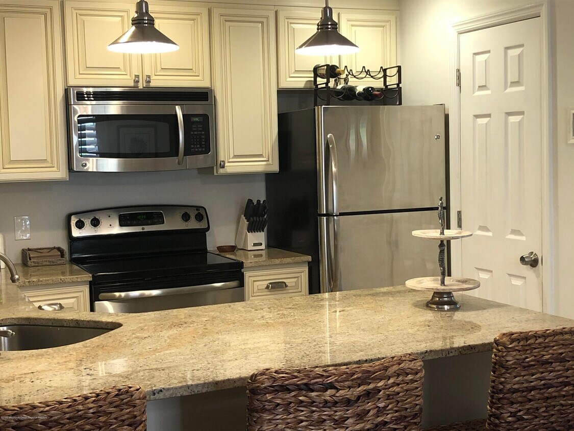 Foto principal - 74 Linden Ct
