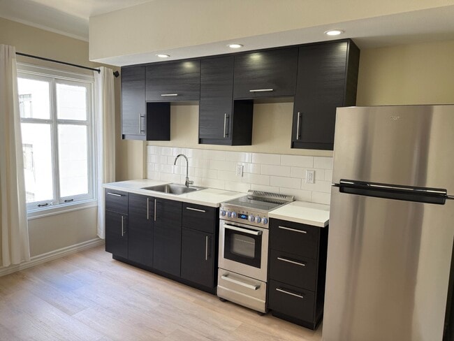 Building Photo - 140 Linden Ave