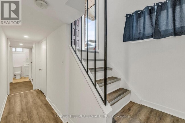 Building Photo - 5 Woodenhill Ct