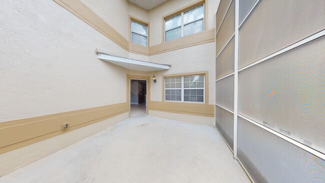 Building Photo - Beautiful 2 Bed 2.5 Bath Townhouse in Magn...