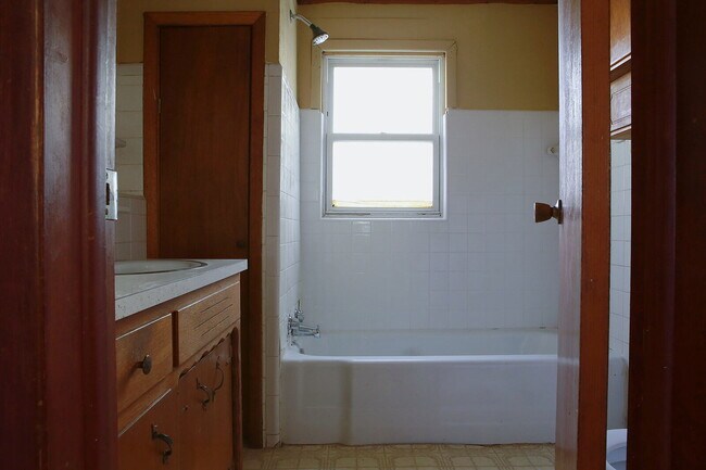 Foto del edificio - "Charming 2-Bedroom Retreat in Fayettevill...