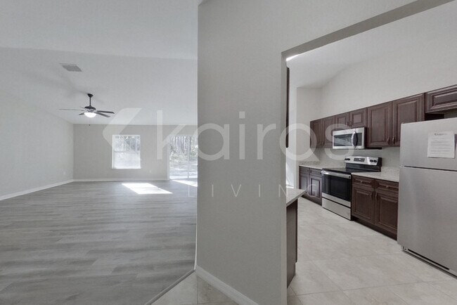 Foto del edificio - 820 Marion Oaks Manor