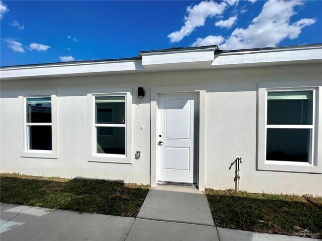 Building Photo - 100 Lauryn Dr
