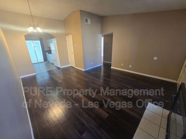 Building Photo - 4270 Rollingstone Dr