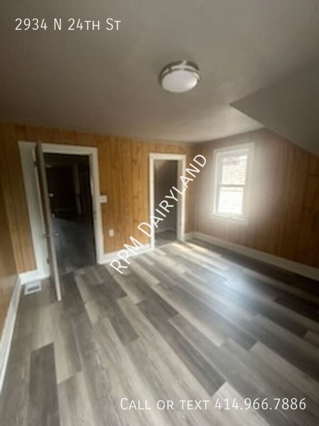 Building Photo - 2934 N 24th St