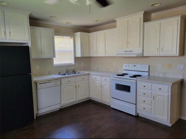 Foto del edificio - 21415 Snowblossom Ln