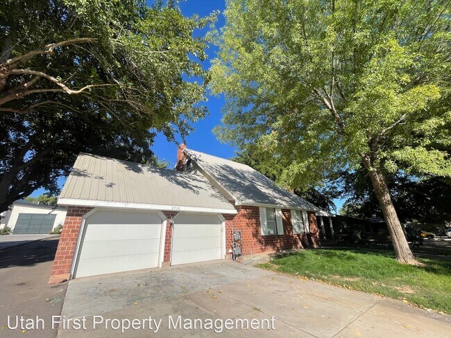 Building Photo - 5 br, 3.5 bath House - 2720 Santa Clara Dr.
