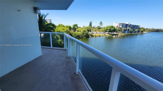 Building Photo - 1301 NE Miami Gardens Dr