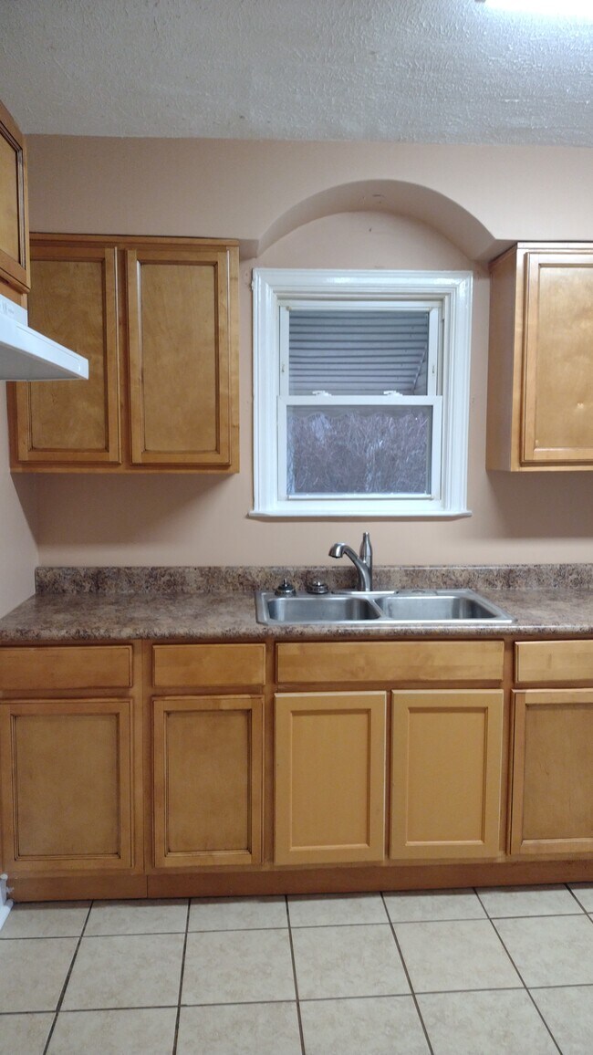 kitchen - 2501 Bolling Ave