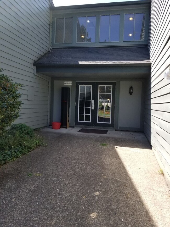 Building Photo - ONE BEDROOM UPSTAIRS CONDO BRIGHTFIELD VIL...