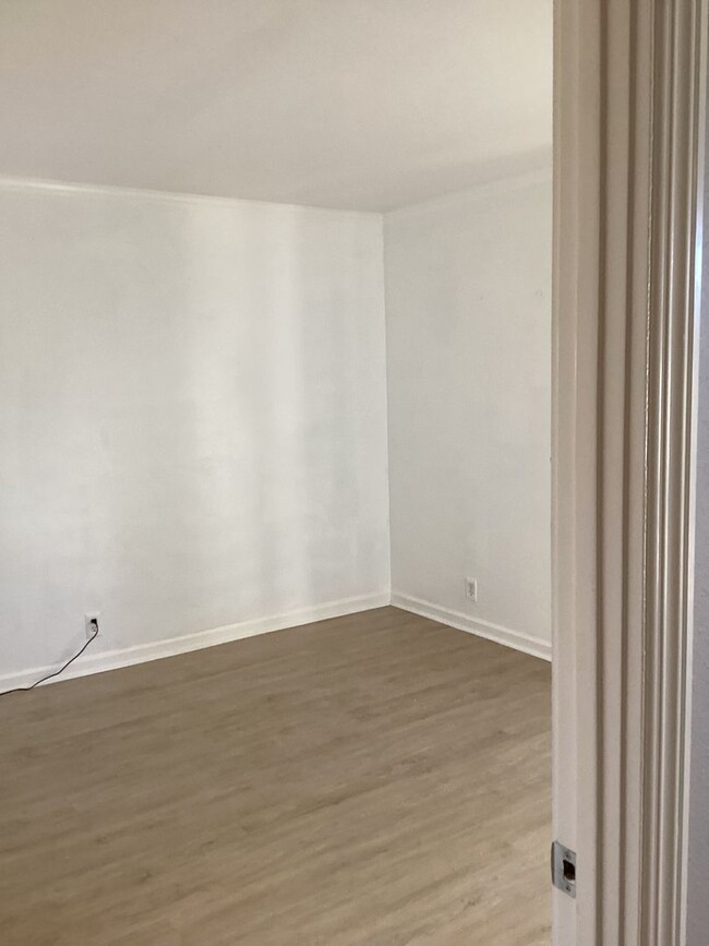Building Photo - Updated 1 Bedroom Apartment in Goleta!