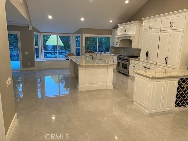 Foto del edificio - 1933 N Canyon Park Cir