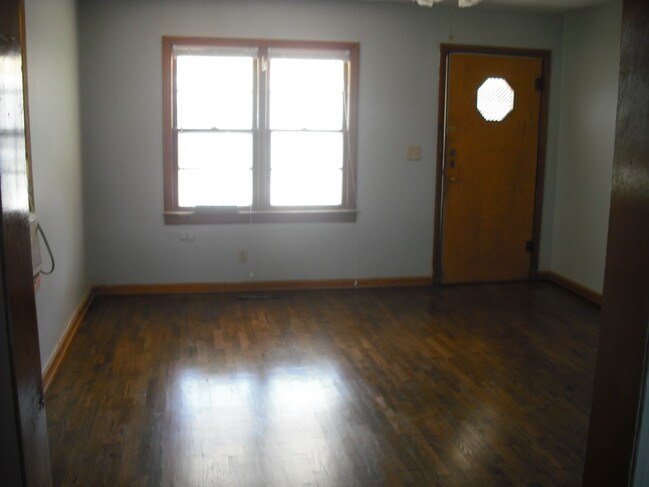 Building Photo - 1721 W Olive St