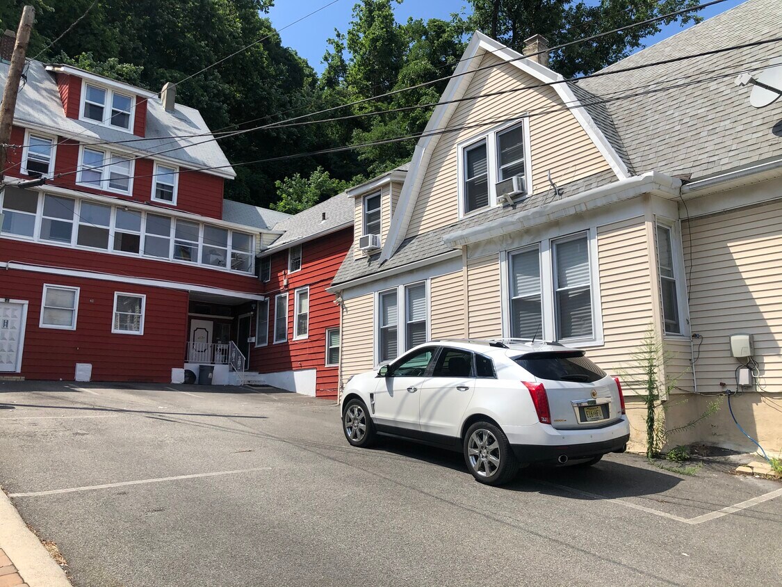 Primary Photo - 414 Undercliff Ave