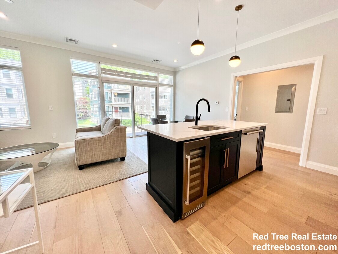 Foto principal - 142 Pleasant St