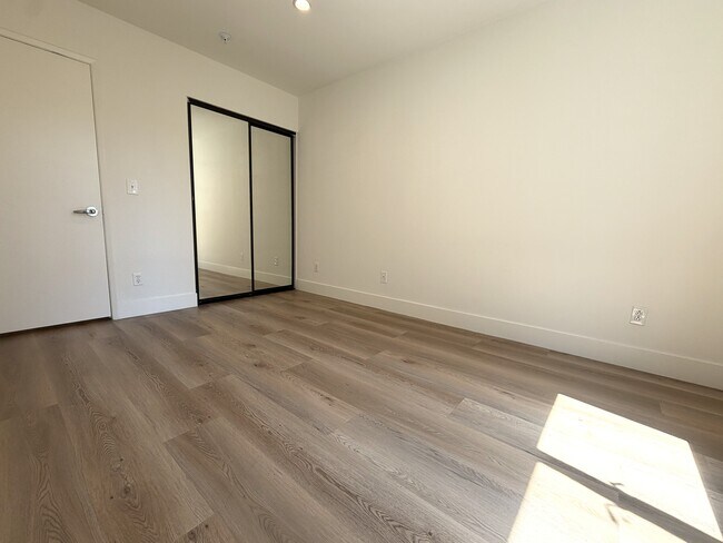 Secondary Bedroom - Premiere Towers