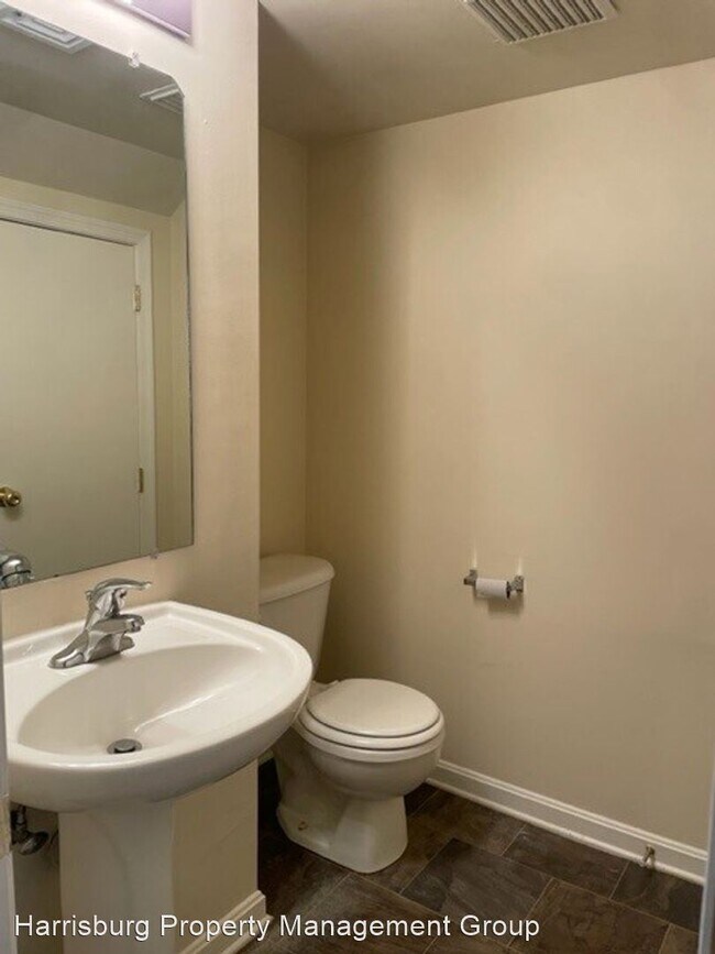 Building Photo - 2 br, 1.5 bath House - 1722 Fulton St