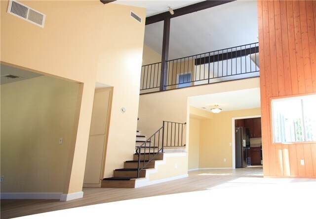 Foto del edificio - 1646 Carmel Cir E