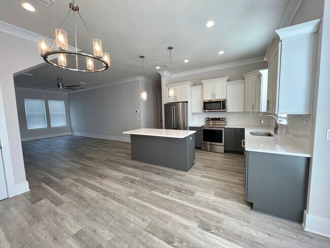 Building Photo - NEW 3B/2.5B Destin Oaks TOWNHOME available...