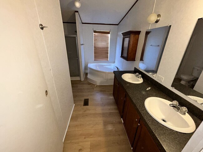 Foto del edificio - 6100 E Rancier Ave