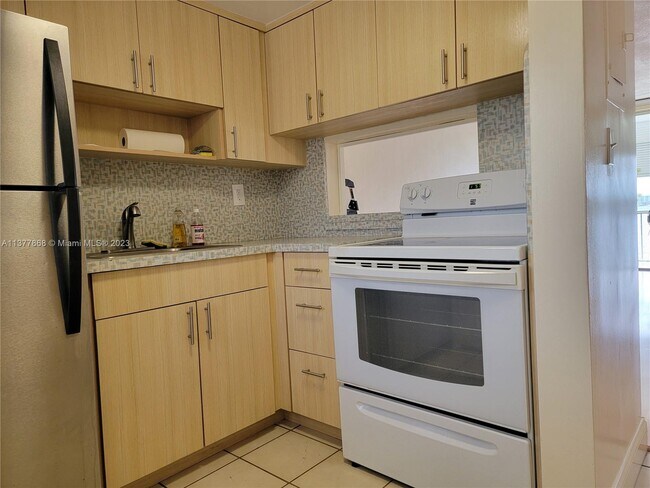 Foto del edificio - 2920 Point E Dr