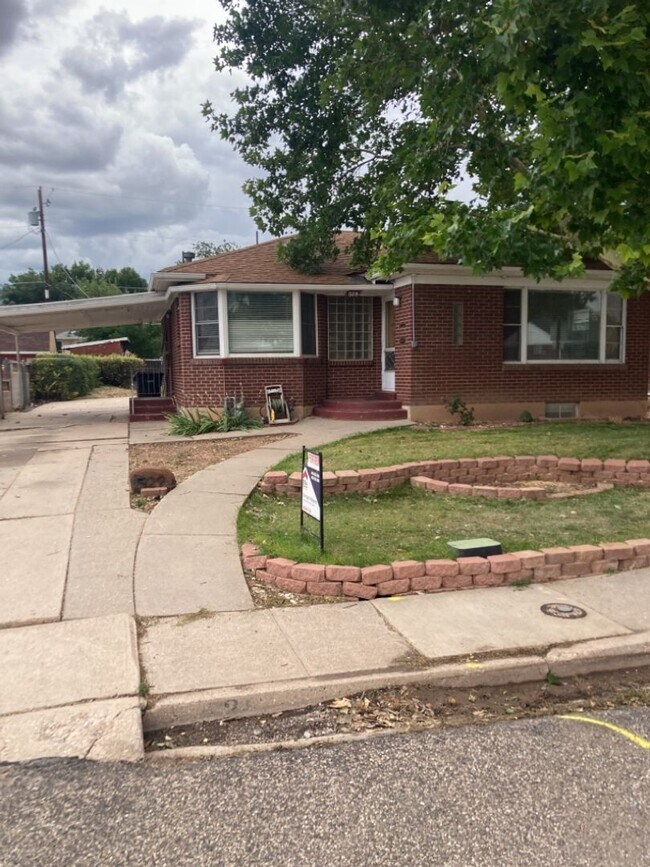 Foto del edificio - Move-In Bonus - 2 bed, 1 bath Basement Apa...