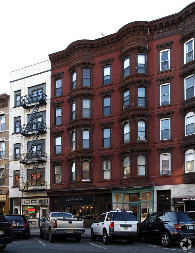 Building Photo - 1028 Washington St