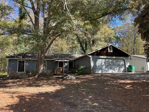 Building Photo - 662 Stonehedge Dr