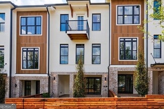 Building Photo - 10744 Davis Dr