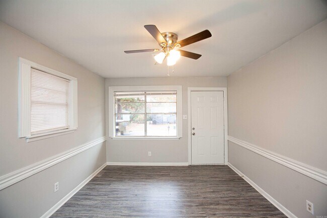 Building Photo - 7101 Redwood Dr