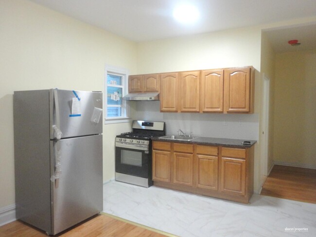 Building Photo - Victorian Home -3 Bedroom Rental