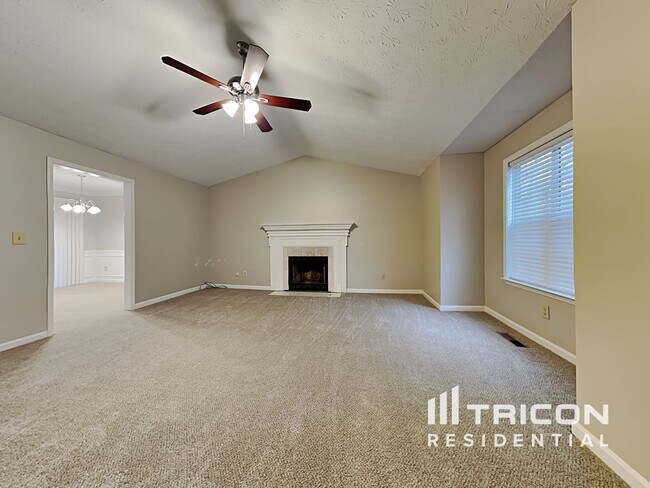 Foto del edificio - 4684 Woodglen Ct