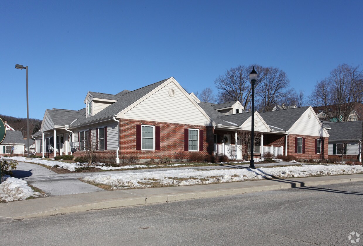 Foto principal - Laurel Commons