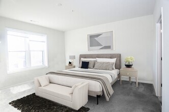 Building Photo - 120 University Ave