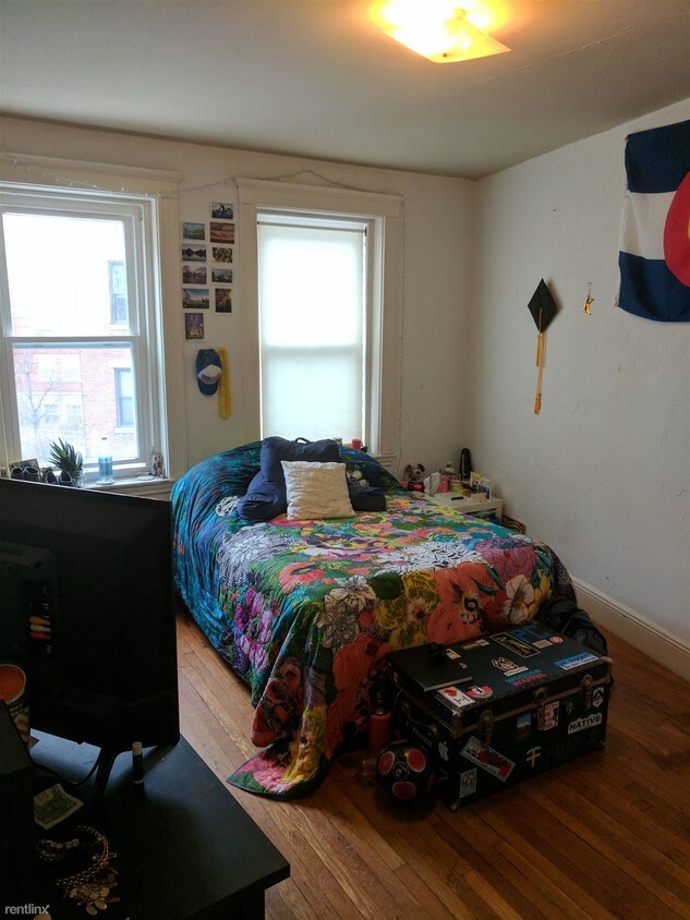 Building Photo - 3 br, 1 bath  - 1 Palace Rd # 202