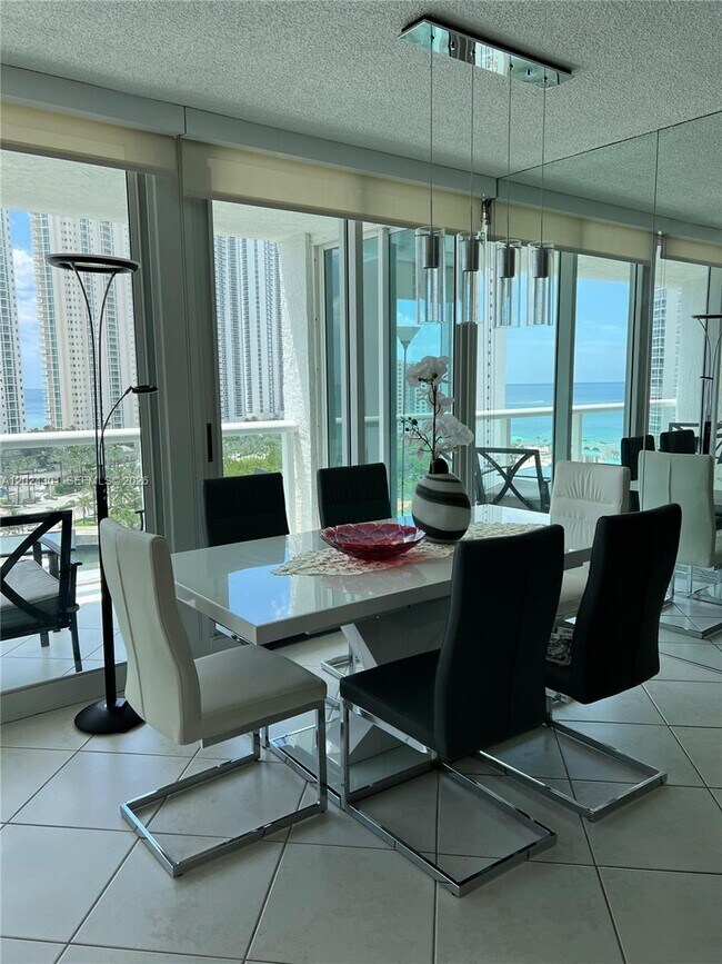 Foto del edificio - 16400 Collins Ave