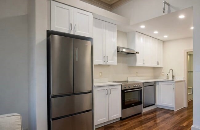 Building Photo - 227 Marlborough St