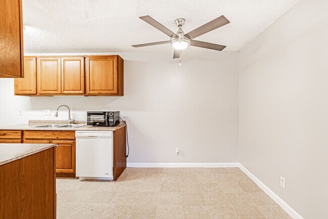 Building Photo - 10211 Ura Ln