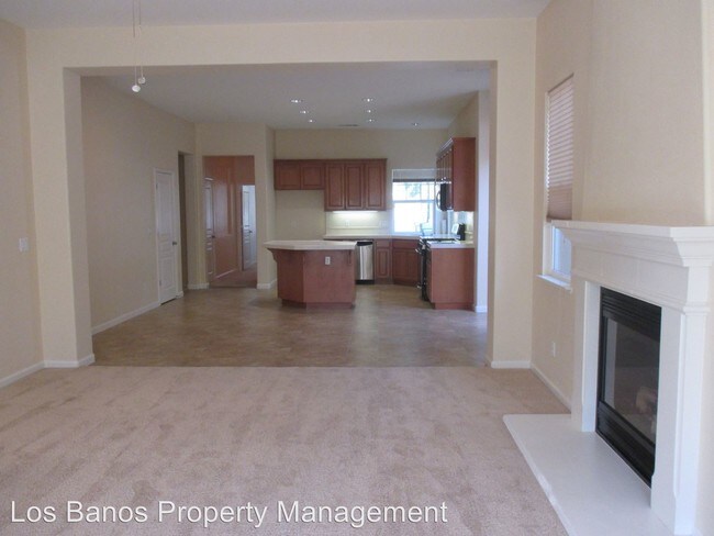 Building Photo - 4 br, 2 bath House - 1628 Wildrye Ave