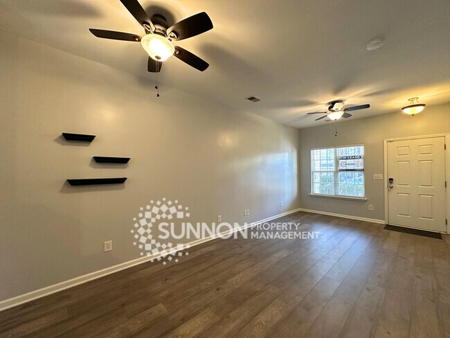 Building Photo - Updated 2 Bedroom Ballantyne Townhome