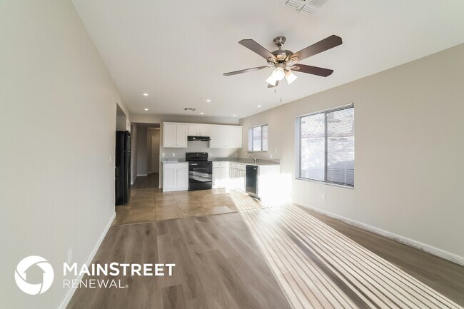 Foto del edificio - 8425 W Highland Ave