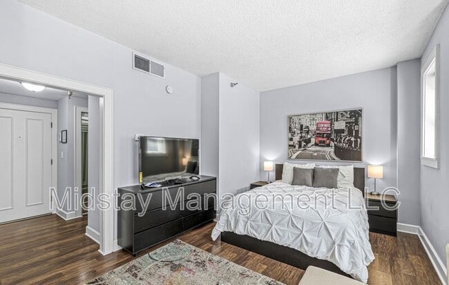 Foto del edificio - 230 E 9th St