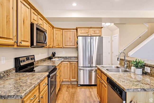 Building Photo - Townhome Rental in Spring Creek Community | Clubhouse, Pool & Community Amenities
