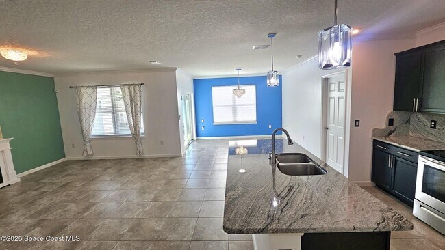 Building Photo - 965 Newton Cir