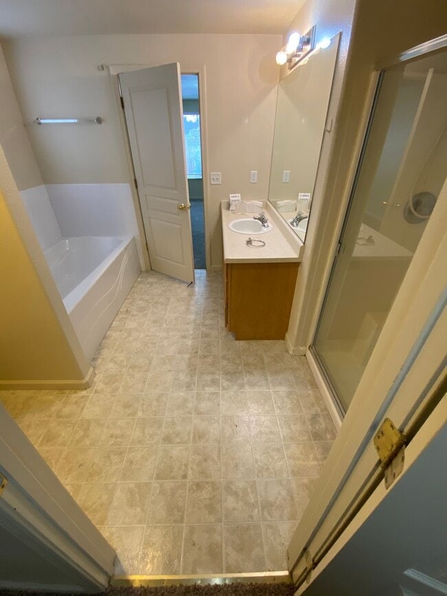 Building Photo - Adorable Cozy River Ranch House