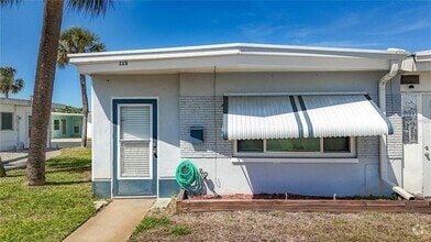 Building Photo - 250 Rosery Rd NW
